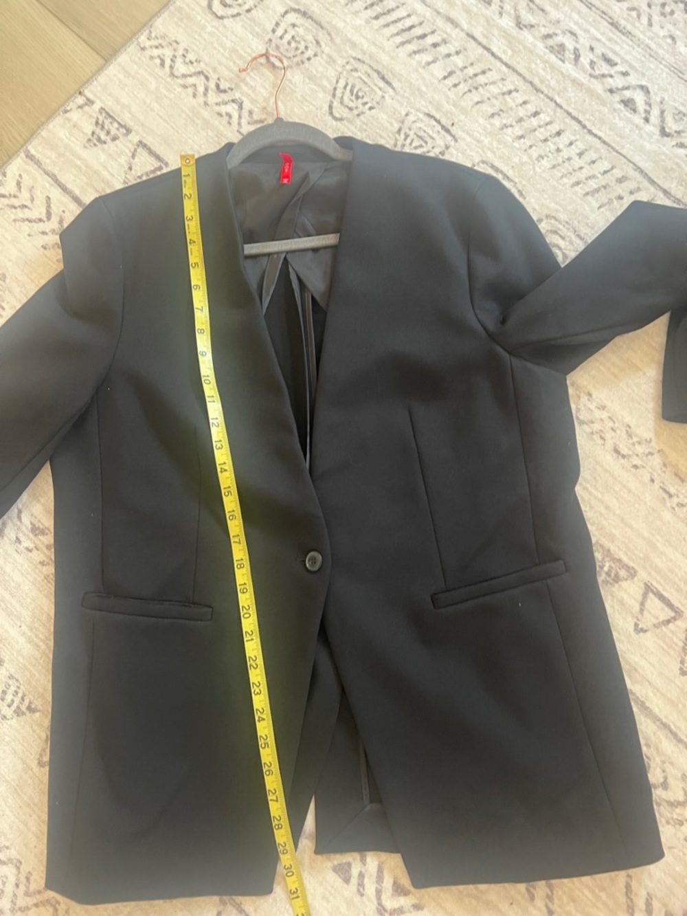 SPANX Black Open-Front Blazer. One button closure - Picture 5 of 8